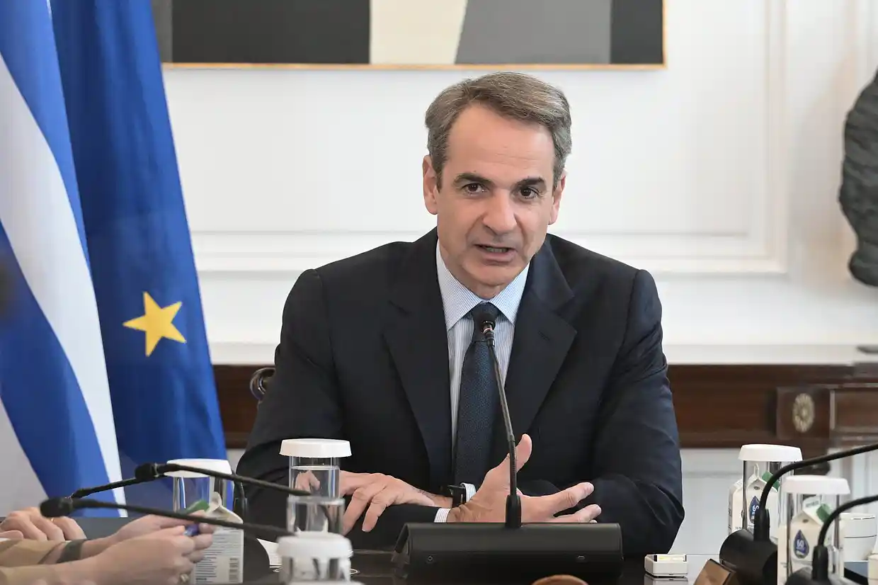 Έρχονται νέα μέτρα κατά της ακρίβειας –  Τι  προβλέπεται για τα αυθαίρετα