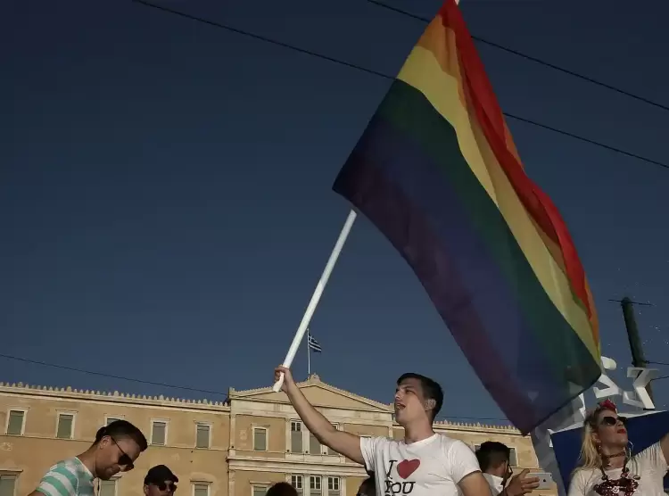 Ο γάμος των ομόφυλων ζευγαριών και οι πιέσεις απο εξωτερική και … εσωτερική αντιπολίτευση Ο γάμος των ομόφυλων ζευγαριών και οι πιέσεις απο εξωτερική και … εσωτερική αντιπολίτευση