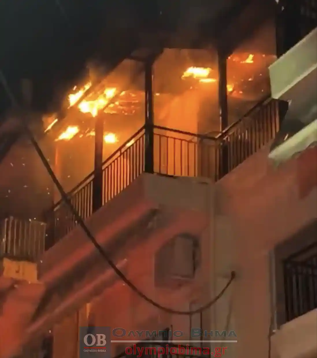 Κατερίνη: Μεγάλη φωτιά στην περιοχή Αστικά – Καταστράφηκε ο 3ος όροφος πολυκατοικίας (εικόνες)