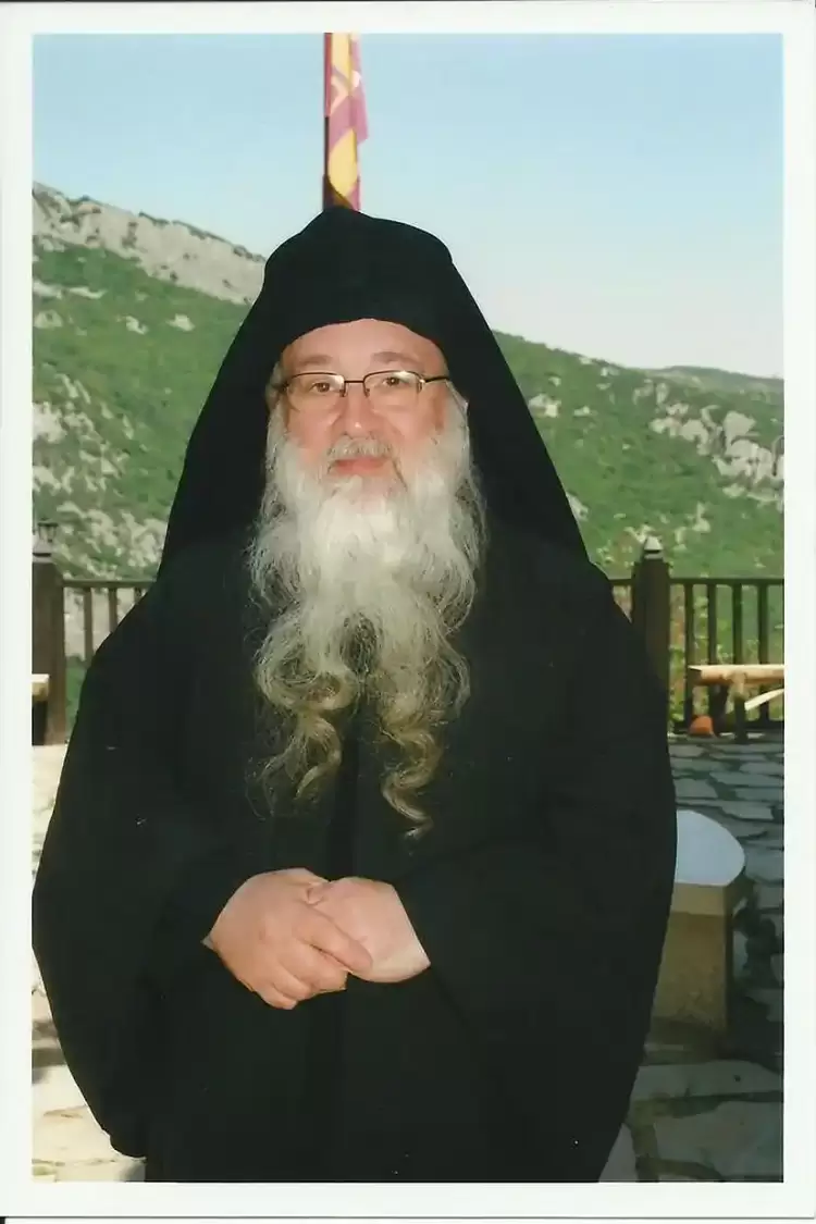 Στα εσπερινά κηρύγματα ο Πανοσιολογιώτατος Αρχιμ. π. Πορφύριος, Καθηγούμενος Στα εσπερινά κηρύγματα ο Πανοσιολογιώτατος Αρχιμ. π. Πορφύριος, Καθηγούμενος