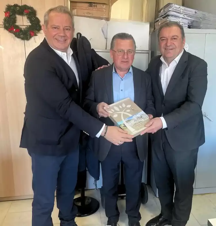 Συνάντηση εργασίας του Δημάρχου Κατερίνης με τον Δήμαρχο Πυλαίας – Χορτιάτη & τον Πρόεδρο του ΦΟΔΣΑ Κ. Μακεδονίας Συνάντηση εργασίας του Δημάρχου Κατερίνης με τον Δήμαρχο Πυλαίας – Χορτιάτη & τον Πρόεδρο του ΦΟΔΣΑ Κ. Μακεδονίας