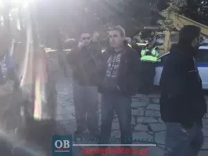 Τώρα στο Δημαρχείο Αιγινίου οι αγρότες της βόρειας Πιερίας (εικόνες & βίντεο)