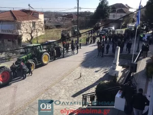 Τώρα στο Δημαρχείο Αιγινίου οι αγρότες της βόρειας Πιερίας (εικόνες & βίντεο)