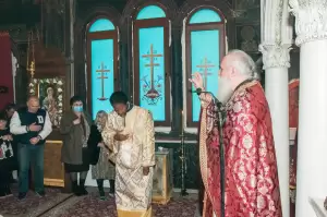 1η Εκκλησιαστική Λειτουργία στον Άγιο Φώτιο Κατερίνης (εικόνες)