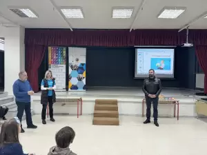 Tα δικαιώματα του παιδιού στο 2ο Δημοτικό Σχολείο – “Χρίστος Τσολάκης” Tα δικαιώματα του παιδιού στο 2ο Δημοτικό Σχολείο – “Χρίστος Τσολάκης”