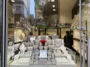 Ο Άγιος Βαλεντίνος «στην καρδιά» όλων – Οι καλύτερες προτάσεις για δώρα