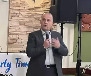 Αιγίνιο: Η κωμόπολη των πελαργών