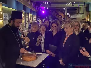 Έκοψε την πίτα του το Λύκειο Ελληνίδων Κατερίνης Έκοψε την πίτα του το λύκειο Ελληνίδων Κατερίνης