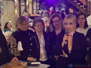 Έκοψε την πίτα του το Λύκειο Ελληνίδων Κατερίνης Έκοψε την πίτα του το λύκειο Ελληνίδων Κατερίνης