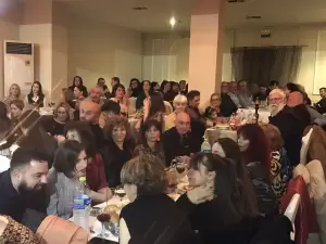 Ο ετήσιος χορός του συλλόγου «Οι Σταυραετοί» με τον Νίκο Καρκάνη (εικόνες και βίντεο) Ο ετήσιος χορός των «Οι Σταυραετών» με τον Νίκο Καρκάνη