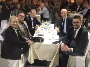 Ο ετήσιος χορός του συλλόγου «Οι Σταυραετοί» με τον Νίκο Καρκάνη (εικόνες και βίντεο) Ο ετήσιος χορός των «Οι Σταυραετών» με τον Νίκο Καρκάνη