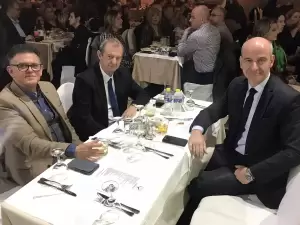 Ο ετήσιος χορός του συλλόγου «Οι Σταυραετοί» με τον Νίκο Καρκάνη (εικόνες και βίντεο) Ο ετήσιος χορός των «Οι Σταυραετών» με τον Νίκο Καρκάνη