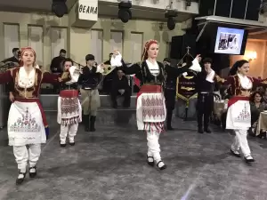 Ο ετήσιος χορός του συλλόγου «Οι Σταυραετοί» με τον Νίκο Καρκάνη (εικόνες και βίντεο) Ο ετήσιος χορός των «Οι Σταυραετών» με τον Νίκο Καρκάνη