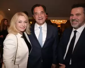 Η κα Μάνη στην ετήσια κοπή της βασιλόπιτας του ΣΦΕΕ