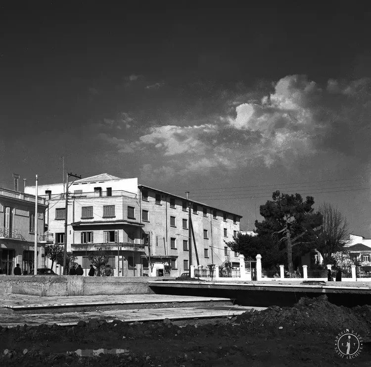 Μια σπάνια, ανέκδοτη φωτογραφία του Χατζόγλειου από το αρχείο ΣΑΤΣΙ που διευθύνει ο Σπύρος Τσιλιγκιρίδης