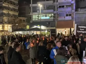 «Να μην ξεχάσουμε»: Εκατοντάδες πολίτες στο συλλαλητήριο στην Κατερίνη για την τραγωδία στα Τέμπη «Να μην ξεχάσουμε»: Εκατοντάδες πολίτες στο συλλαλητήριο στην Κατερίνη για την τραγωδία στα Τέμπη