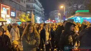 «Να μην ξεχάσουμε»: Εκατοντάδες πολίτες στο συλλαλητήριο στην Κατερίνη για την τραγωδία στα Τέμπη «Να μην ξεχάσουμε»: Εκατοντάδες πολίτες στο συλλαλητήριο στην Κατερίνη για την τραγωδία στα Τέμπη