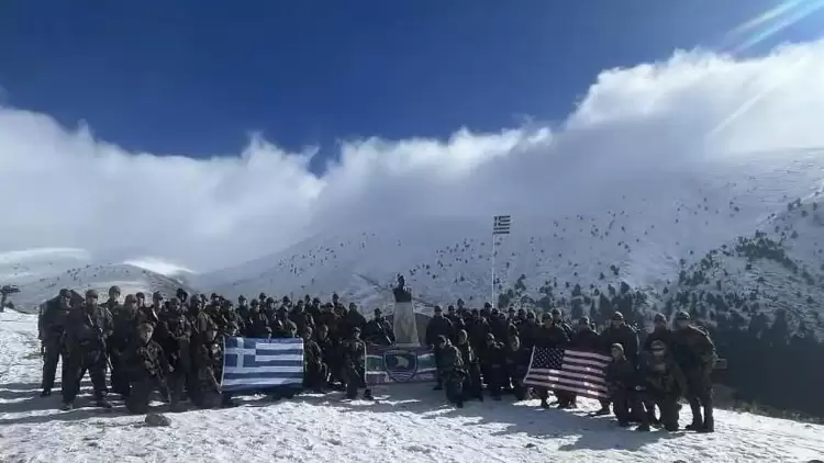 Πιερία: Αμερικανοί και Έλληνες κομάντος ασκούνται μαζί (εικόνες) Πιερία: Αμερικανοί και Έλληνες κομάντος ασκούνται μαζί