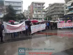 Σε εξέλιξη η απεργιακή συγκέντρωση στην πλατεία Ελευθερίας – Πανελλαδική απεργία με επίκεντρο τα Τέμπη