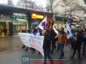 Σε εξέλιξη η απεργιακή συγκέντρωση στην πλατεία Ελευθερίας – Πανελλαδική απεργία με επίκεντρο τα Τέμπη (εικόνες και βίντεο)