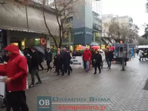 Σε εξέλιξη η απεργιακή συγκέντρωση στην πλατεία Ελευθερίας – Πανελλαδική απεργία με επίκεντρο τα Τέμπη (εικόνες και βίντεο)