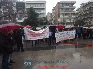 Σε εξέλιξη η απεργιακή συγκέντρωση στην πλατεία Ελευθερίας – Πανελλαδική απεργία με επίκεντρο τα Τέμπη