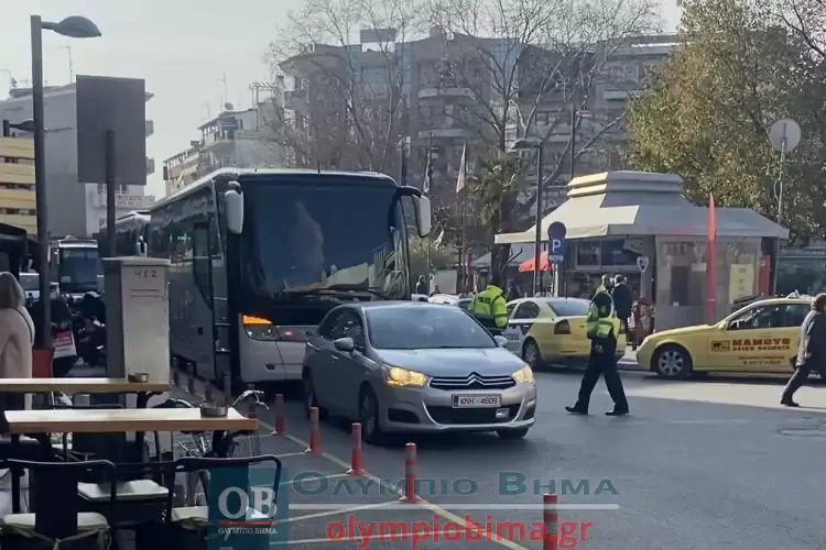 Στην Κατερίνη πορεία λεωφορείων στο κέντρο της πόλης – Ζητούν  μειωμένα τέλη κυκλοφορίας