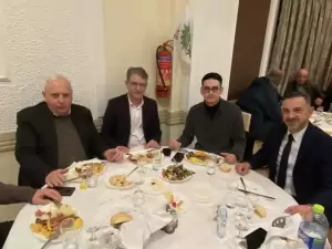 Το ΠΑΣΟΚ έκοψε την πρωτοχρονιάτικη πίτα του