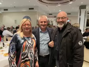 Το ΠΑΣΟΚ έκοψε την πρωτοχρονιάτικη πίτα του