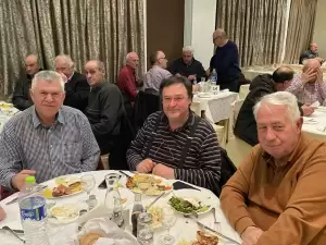 Το ΠΑΣΟΚ έκοψε την πρωτοχρονιάτικη πίτα του