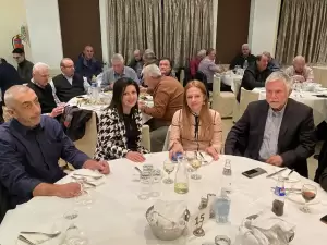 Το ΠΑΣΟΚ έκοψε την πρωτοχρονιάτικη πίτα του