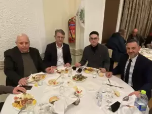 Το ΠΑΣΟΚ έκοψε την πρωτοχρονιάτικη πίτα του