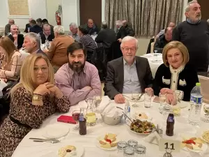 Το ΠΑΣΟΚ έκοψε την πρωτοχρονιάτικη πίτα του