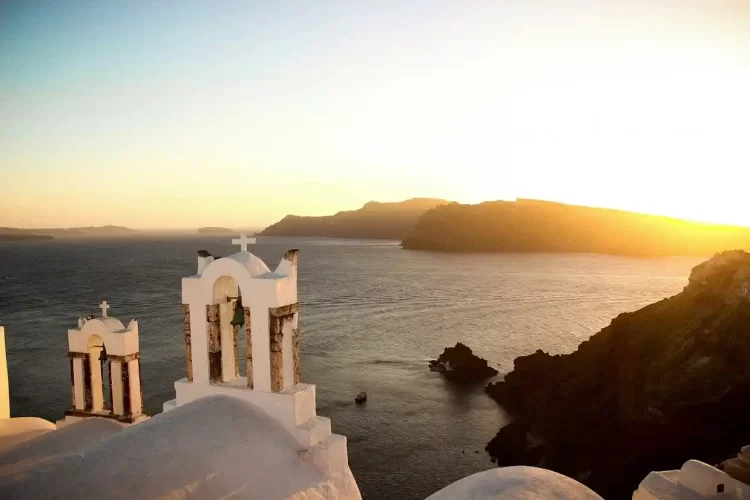 Handelsblatt για την τουριστική σεζόν –  Ζητούνται εργαζόμενοι για το ελληνικό οικονομικό θαύμα