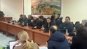 Δήμος Δίου-Ολύμπου: Σύσκεψη για τη διαχείριση των ζημιών που υπέστησαν οι αγρότες μετά την πρόσφατη θεομηνία Δήμος Δίου Ολύμπου: Σύσκεψη για τη διαχείριση των ζημιών που υπέστησαν οι αγρότες μετά την πρόσφατη θεομηνία