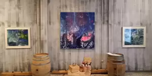 Εικαστικά έργα της Αγγελικής Σιάμου στο Λιτόχωρο συνοδεύουν την παρουσίαση της νέας επετειακής ετικέτας για το Κτήμα Κούρτη