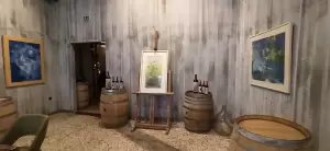 Εικαστικά έργα της Αγγελικής Σιάμου στο Λιτόχωρο συνοδεύουν την παρουσίαση της νέας επετειακής ετικέτας για το Κτήμα Κούρτη