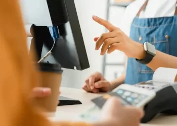 Η ΕΣΕΕ ζητά παράταση στη διασύνδεση Pos – ταμειακών μηχανών και στην εφαρμογή της Ψηφιακής Κάρτας Εργασίας