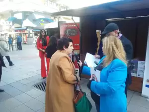 Γυναίκα θα πει… Εκδήλωση για την παγκόσμια ημέρα της γυναίκας – Συμβαίνει τώρα στην Πλατεία Ελευθερίας (βίντεο και εικόνες)