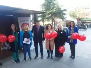 Γυναίκα θα πει… Εκδήλωση για την παγκόσμια ημέρα της γυναίκας – Συμβαίνει τώρα στην Πλατεία Ελευθερίας (βίντεο και εικόνες)