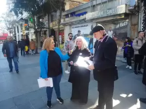 Γυναίκα θα πει… Εκδήλωση για την παγκόσμια ημέρα της γυναίκας – Συμβαίνει τώρα στην Πλατεία Ελευθερίας (βίντεο και εικόνες)