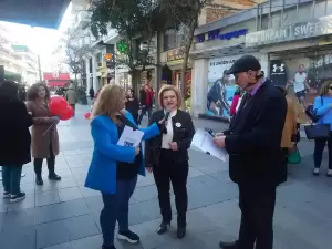 Γυναίκα θα πει… Εκδήλωση για την παγκόσμια ημέρα της γυναίκας – Συμβαίνει τώρα στην Πλατεία Ελευθερίας (βίντεο και εικόνες)