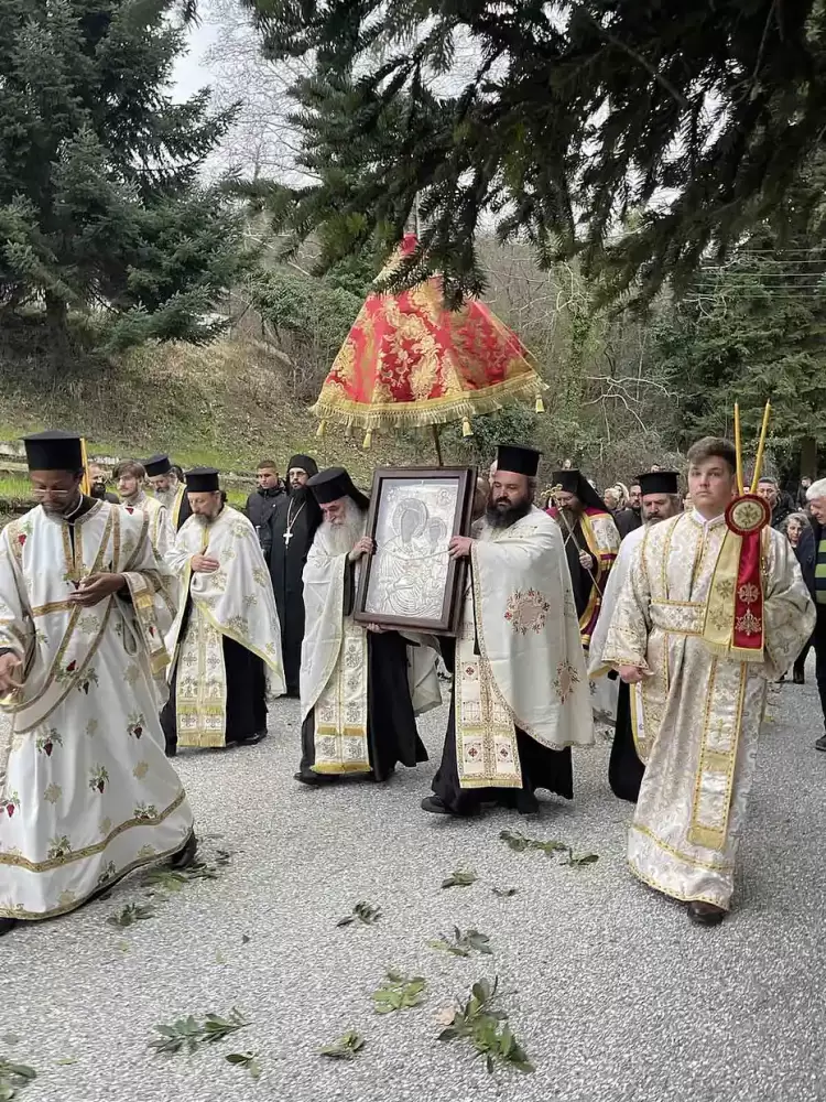 Η ιστορική εικόνα της Παναγίας Οδηγήτριας επέστρεψε στην Ιερά Μονή Εισοδίων Θεοτόκου Πέτρας Ολύμπου Η ιστορική εικόνα της Παναγίας Οδηγήτριας επέστρεψε στην Ιερά Μονή Εισοδίων Θεοτόκου Πέτρας Ολύμπου