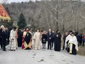 Η ιστορική εικόνα της Παναγίας Οδηγήτριας επέστρεψε στην Ιερά Μονή Εισοδίων Θεοτόκου Πέτρας Ολύμπου