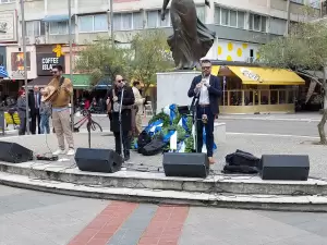 Κατερίνη: Πλατεία ελευθερίας – Χορεύοντας με την  Εστία Πιερίδων Μουσών (εικόνες & βίντεο)