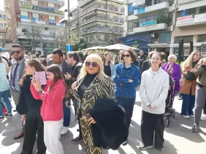 Κατερίνη: Πλατεία ελευθερίας – Χορεύοντας με την  Εστία Πιερίδων Μουσών (εικόνες & βίντεο)