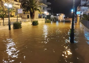 Κατερίνη: Πλημμύρες σε δρόμους της Παραλίας για άλλη μια φορά
