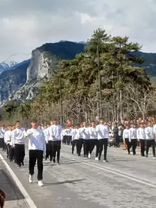 Λιτόχωρο: Η παρέλαση για την Εθνική επέτειο της 25ης
