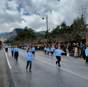 Λιτόχωρο: Η παρέλαση για την Εθνική επέτειο της 25ης