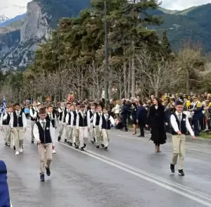 Λιτόχωρο: Η παρέλαση για την Εθνική επέτειο της 25ης
